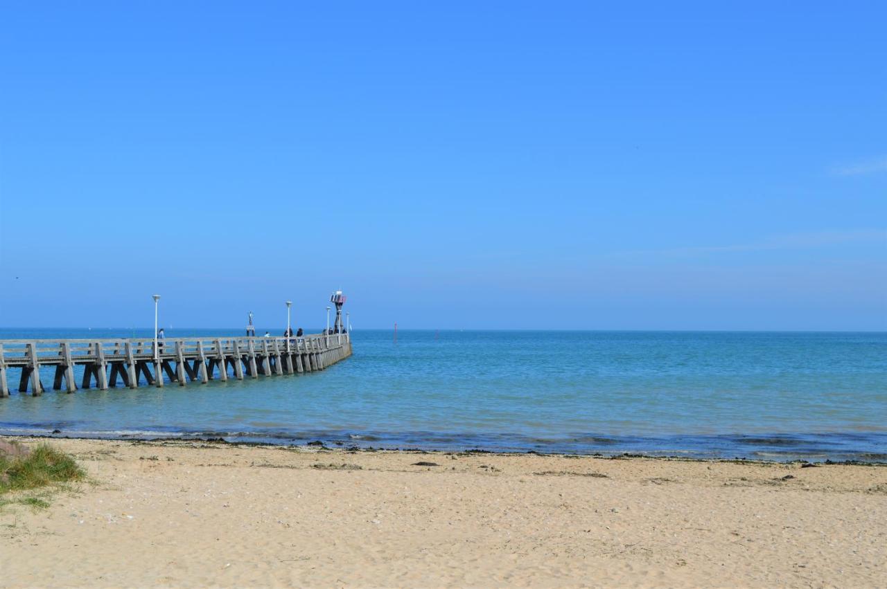 Appartement Moderne Avec Terrasse A 500M De La Mer Courseulles-sur-Mer Zewnętrze zdjęcie
